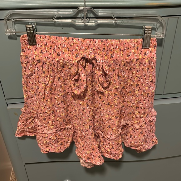 Kingston grey pink floral flowy shorts (juniors) - Picture 3 of 12
